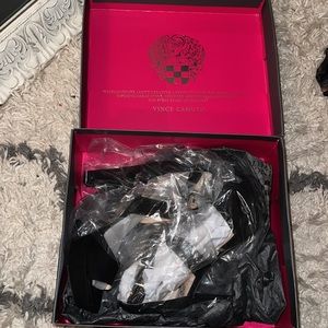 VINCE CAMUTO 4 1/2”OPEN TOE CROSS STRAP SHALA HEELS